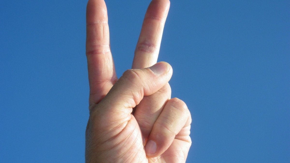 Ecco 5 strategie mentali che aiutano chiunque a rafforzare l’autostima quando tutto sembra sfuggire